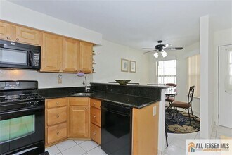 173 Salem Rd in North Brunswick, NJ - Building Photo - Building Photo