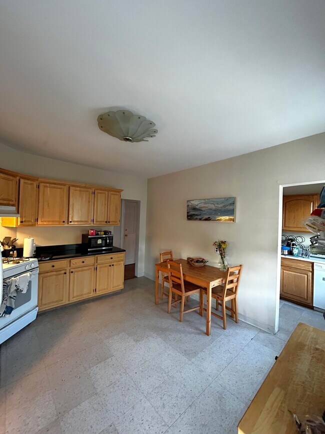 27 Ibbetson St, Unit 3