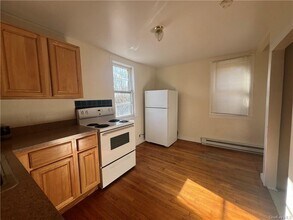 89 High St-Unit -2nd floor in Monticello, NY - Foto de edificio - Building Photo