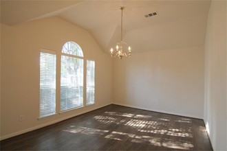 12010 Dover Mdw in Houston, TX - Building Photo - Building Photo