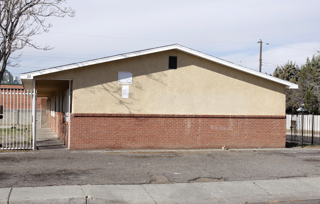 147-151 General Arnold St NE in Albuquerque, NM - Foto de edificio - Building Photo