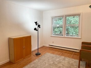 56 Wakelee Ave, Unit 26 in Shelton, CT - Building Photo - Building Photo