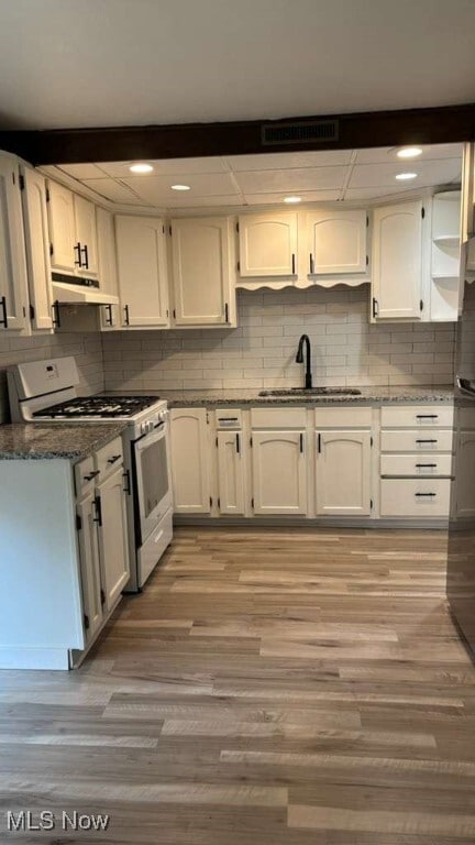 property at 1651 Mentor Ave