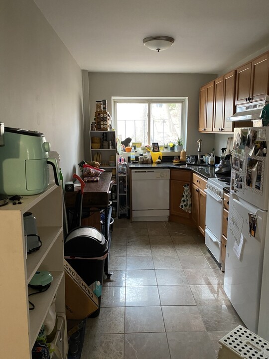 456 Pleasant St, Unit A2-4 in Malden, MA - Foto de edificio