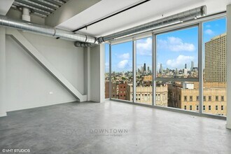 1255 N Milwaukee Ave, Unit 701 in Chicago, IL - Building Photo - Building Photo