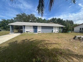 1399 Cindy Cir NE in Palm Bay, FL - Building Photo
