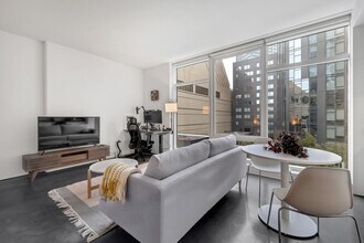 18 10th St in San Francisco, CA - Building Photo - Building Photo