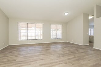 11205 W Sunflower Pl in Avondale, AZ - Foto de edificio - Building Photo