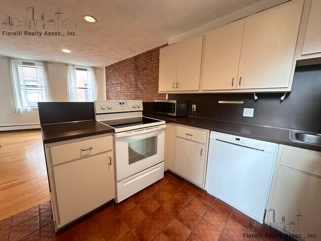 40 Lewis St, Unit 2