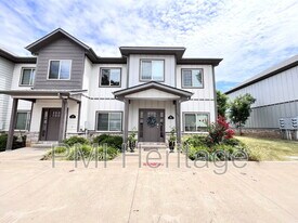 418 NW Retreat Ln in Bentonville, AR - Building Photo