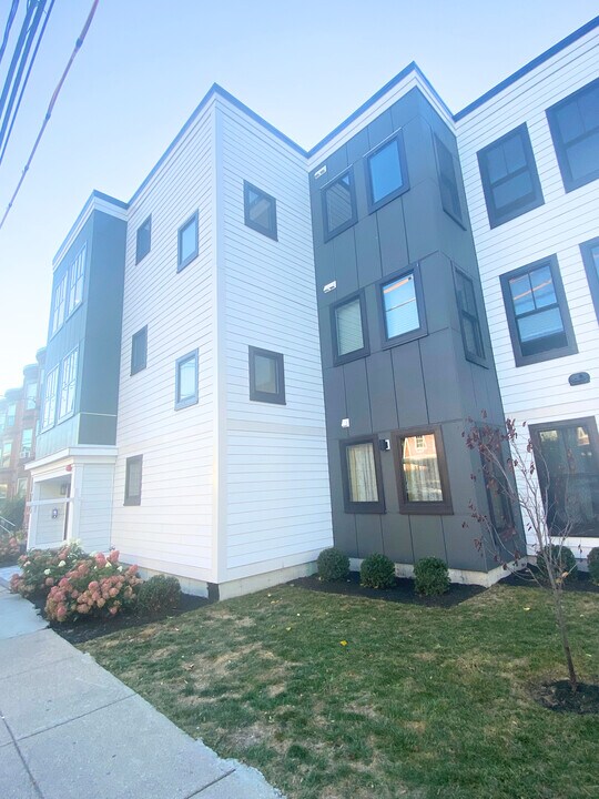 173 Magnolia St in Boston, MA - Building Photo