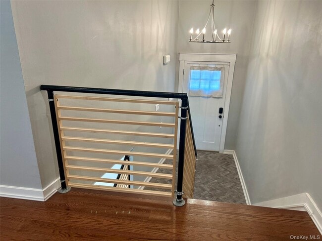 30 Mayflower Ln in East Setauket, NY - Building Photo - Building Photo