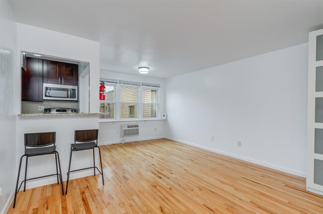 310 70th St in Guttenberg, NJ - Building Photo - Building Photo