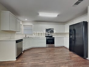1013 White Marlin Dr in Burleson, TX - Building Photo - Building Photo