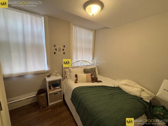 1712 Beacon St, Unit 1 in Brookline, MA - Building Photo - Building Photo