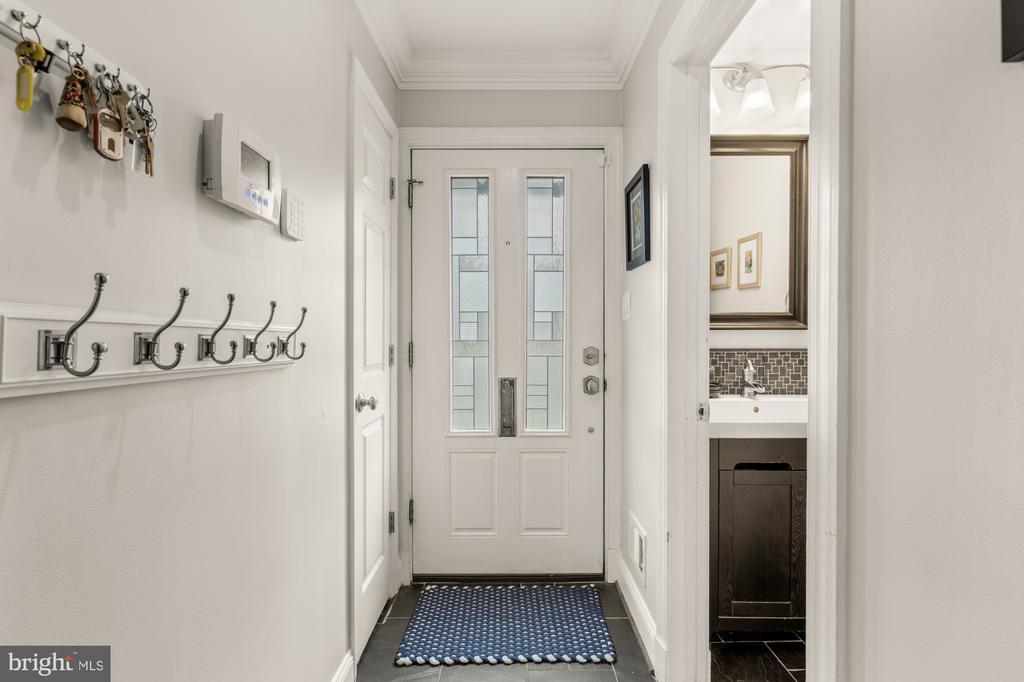 4017 16th St NW in Washington, DC - Building Photo