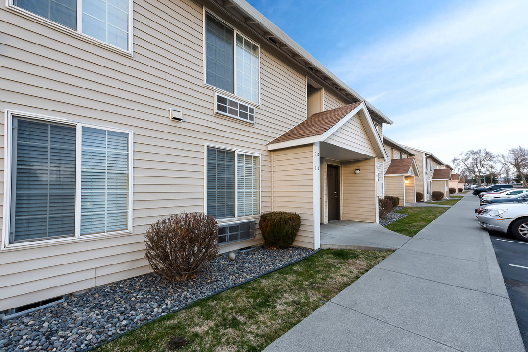 Kenwood in Walla Walla, WA - Building Photo