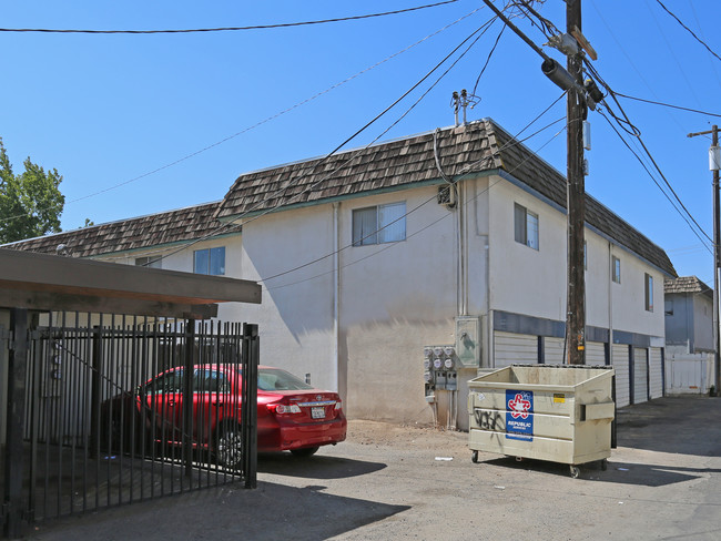 3313 E Fairmont Ave in Fresno, CA - Building Photo - Building Photo