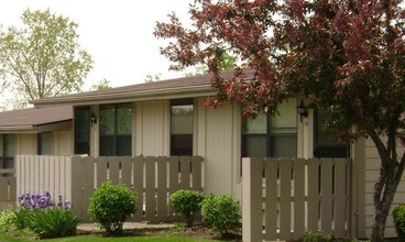 Sherbrook in Columbus, OH - Building Photo - Building Photo