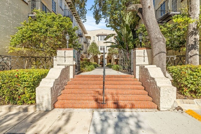 2117 W DEKLE, L-2 in Tampa, FL - Building Photo - Building Photo