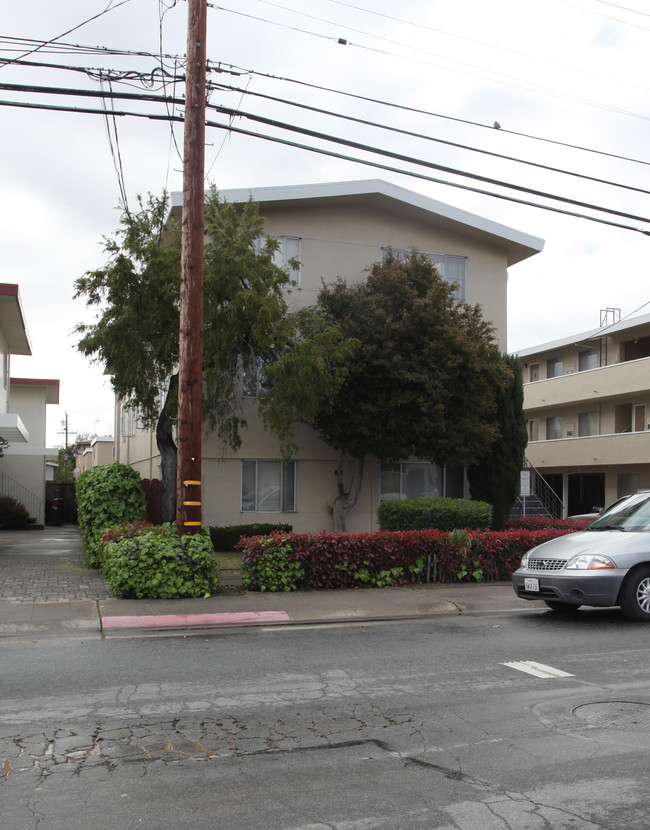 22 East Thirty-Ninth in San Mateo, CA - Foto de edificio - Building Photo