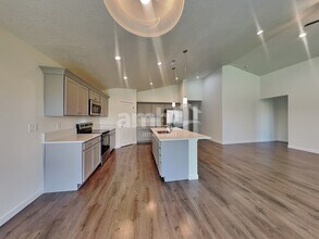 16903 Bethany Ave in Caldwell, ID - Foto de edificio - Building Photo