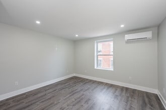 61 Bank St in New London, CT - Foto de edificio - Interior Photo