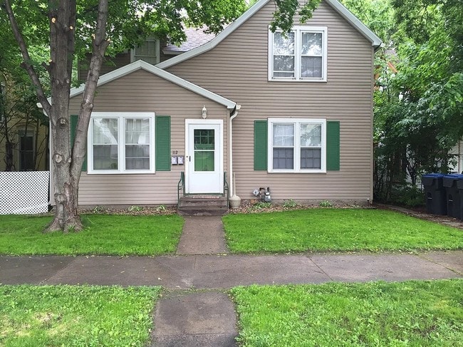 property at 112 S 5th St