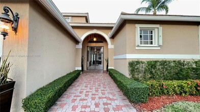 2488 Eagle Run Dr in Weston, FL - Building Photo - Building Photo