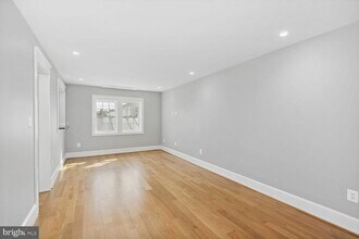 11 S Madison St in Middleburg, VA - Building Photo - Building Photo