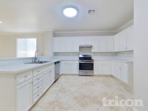 7820 Golden Ring Way in Antelope, CA - Building Photo - Building Photo