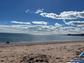 92 Caroline Rd in East Haven, CT - Building Photo