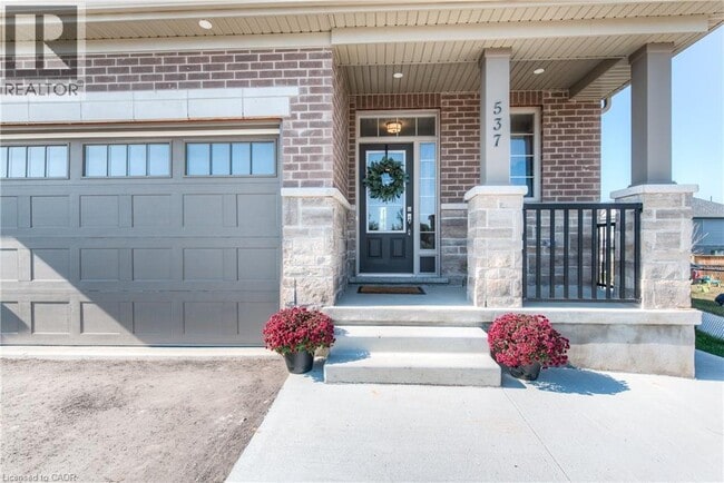 property at 537 Valhalla Cres