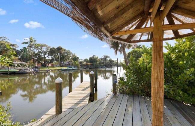 415 North Shore Dr in Cocoa Beach, FL - Foto de edificio - Building Photo