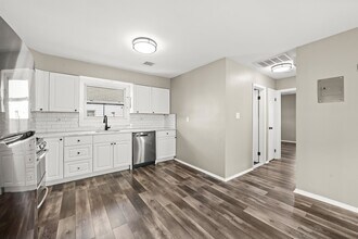 516 Ave E in Bayonne, NJ - Building Photo - Building Photo