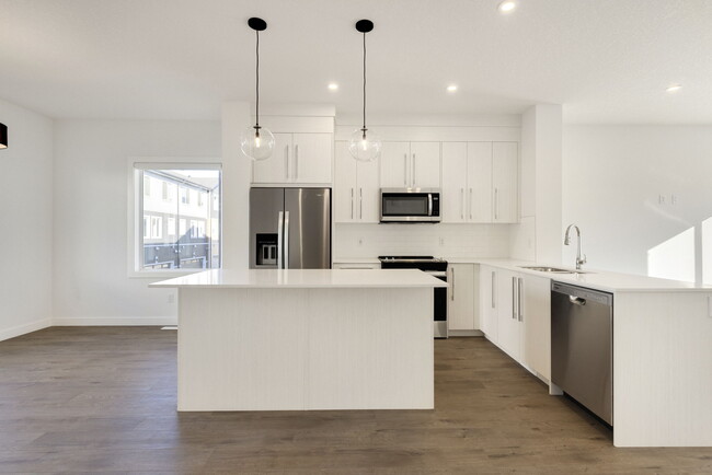 280 Chelsea Rd in Chestermere, AB - Building Photo - Building Photo