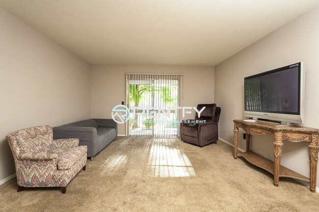 2260 Sunderland Rd in Winston-Salem, NC - Building Photo - Building Photo