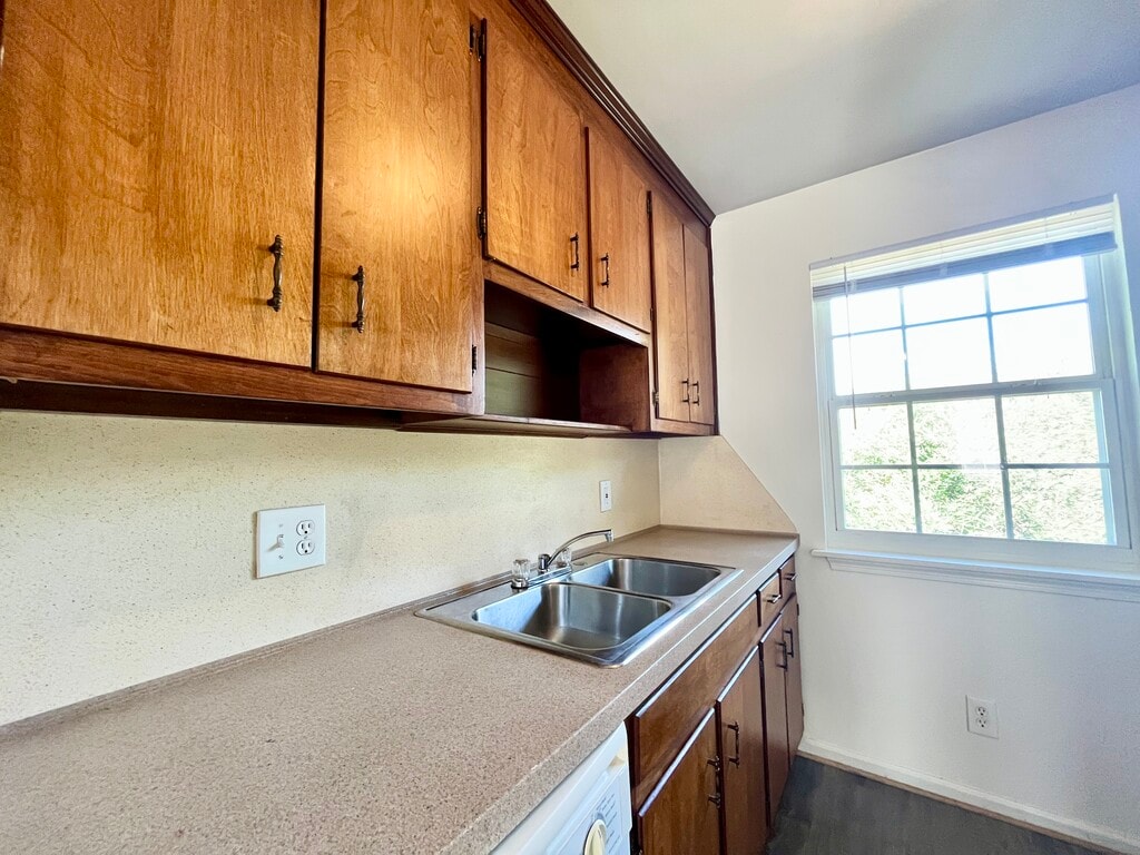 Collinwood South Apartments Newport News, VA Apartments