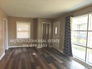 32139 Balmoral St in Garden City, MI - Building Photo - Building Photo