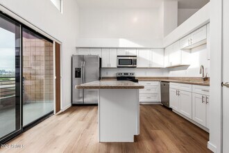 330 S Farmer Ave in Tempe, AZ - Building Photo - Building Photo