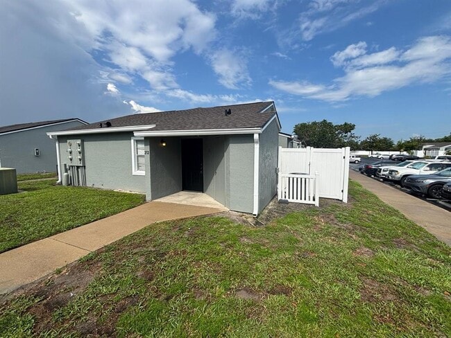 212 Dorchester Square in Lake Mary, FL - Building Photo - Building Photo