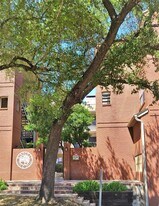 106 E 30th St in Austin, TX - Building Photo