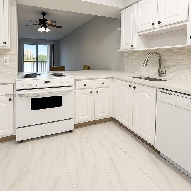 2900 N Course Dr in Pompano Beach, FL - Foto de edificio - Building Photo