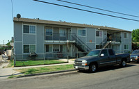 4676 E Clay Ave in Fresno, CA - Foto de edificio - Building Photo