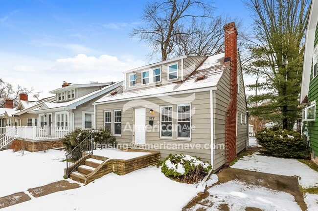 922 Edgewood Dr in Royal Oak, MI - Building Photo - Building Photo
