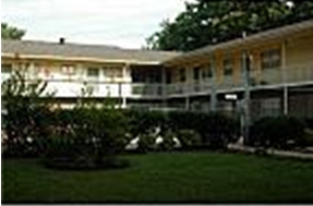 Colonial Arms in Fayetteville, AR - Foto de edificio