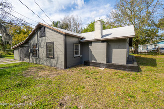 317 Pineda St in Cocoa, FL - Foto de edificio - Building Photo