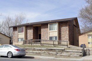 Holland Park Apartments in Colorado Springs, CO - Building Photo