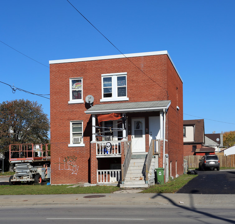 1517-1521 Barton St E in Hamilton, ON - Building Photo