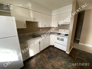 29 Sheppard St in Regina, SK - Building Photo - Building Photo